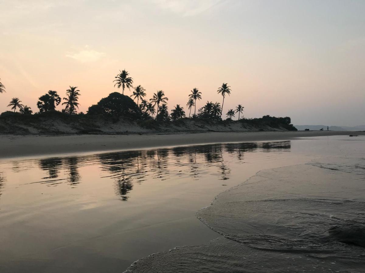 Baywoodgoa -200 Meters From Morjim Beach Eksteriør billede
